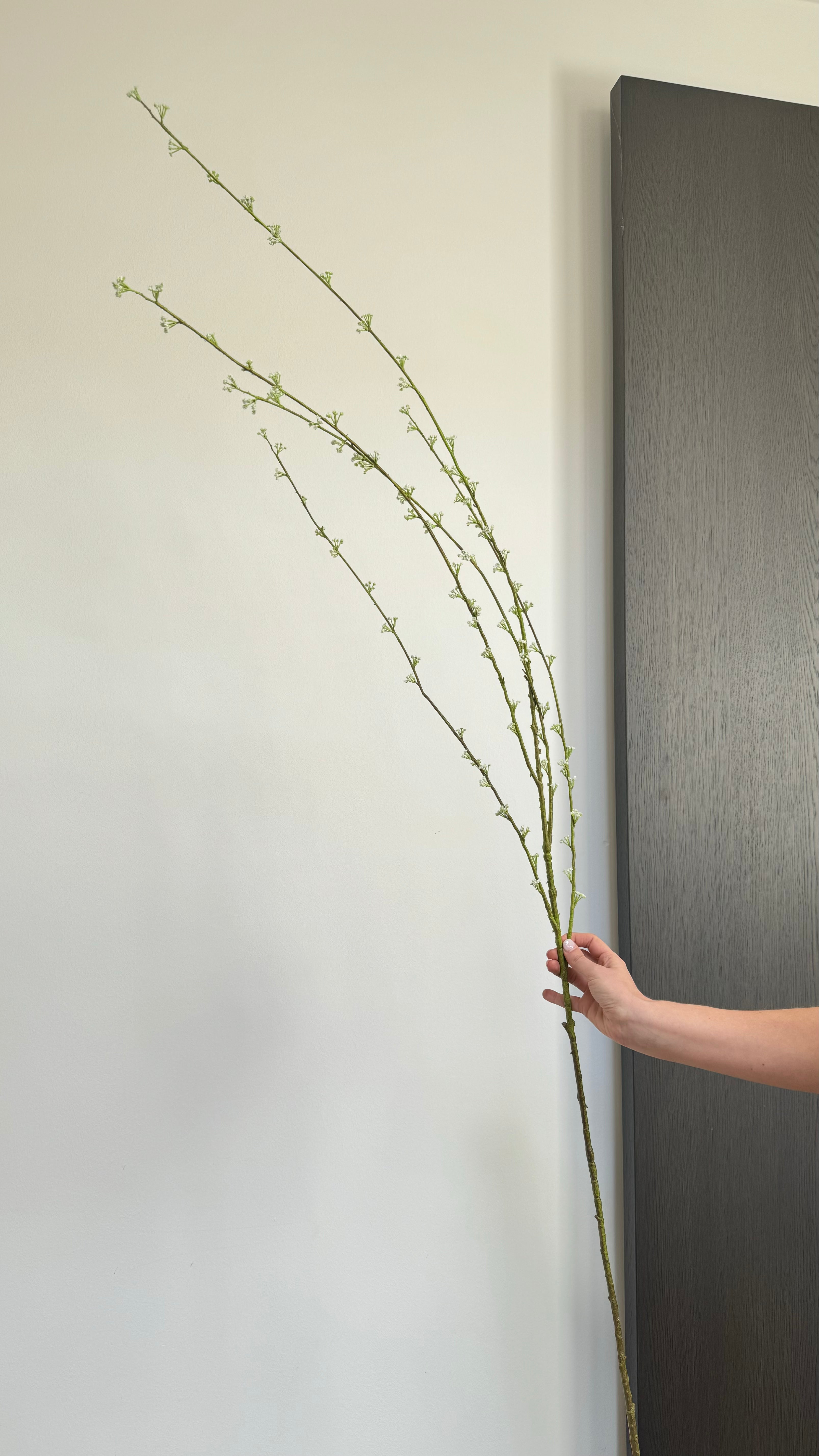 Spirea kunsttak van Botane – 166 cm lang, met fijne bloemetjes en vertakkingen