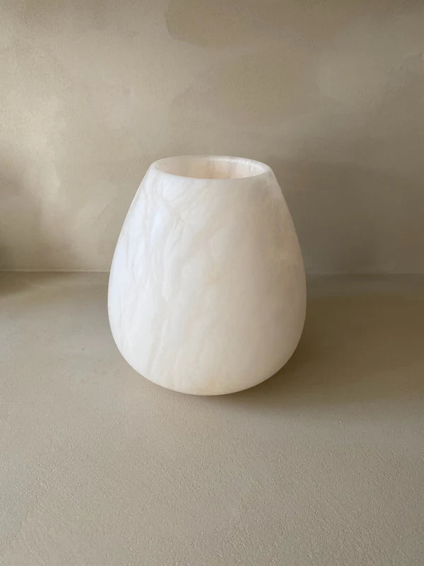 Albast theelichthouder verkocht door Anneke Crauwels Home