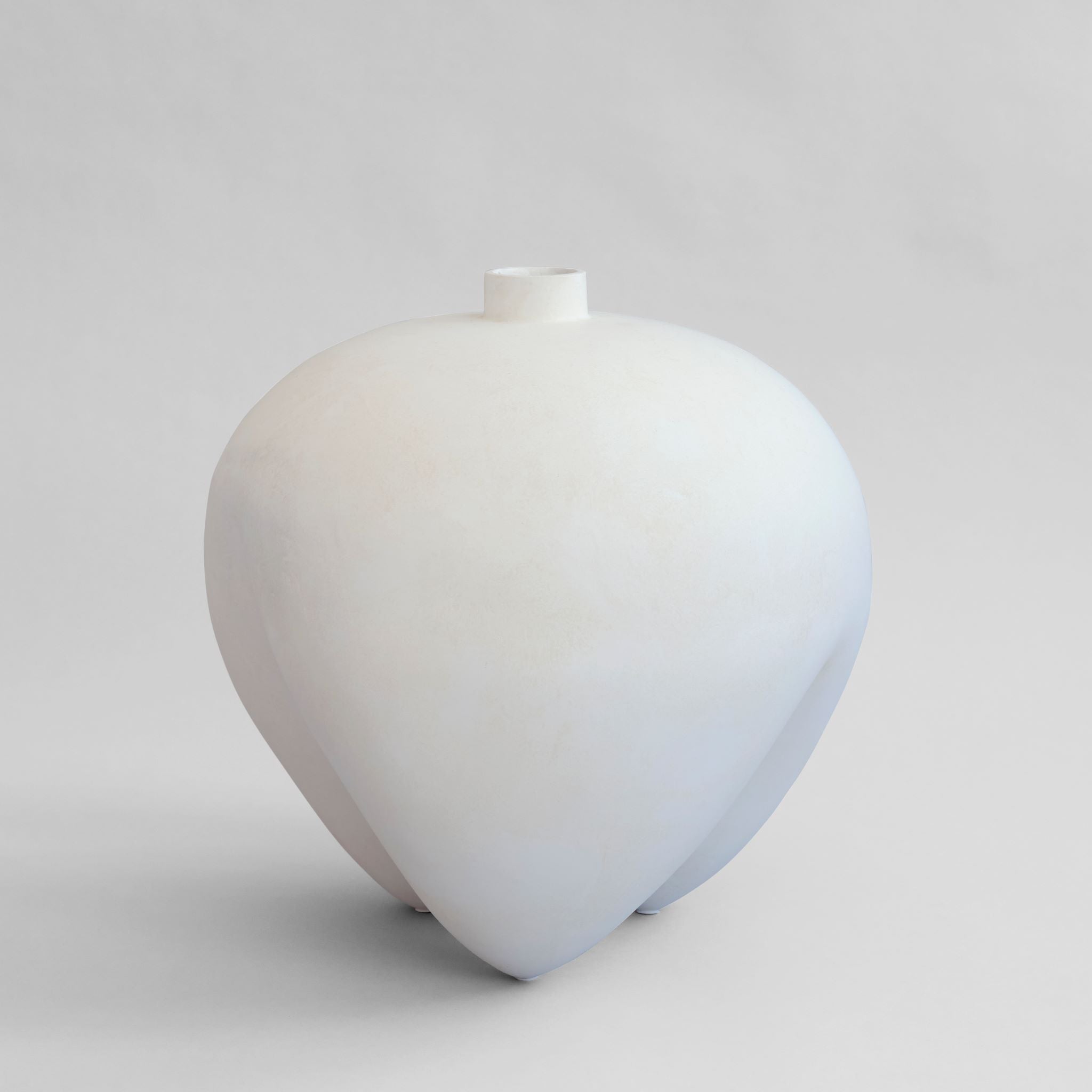 Sumo Vase Big Bone White van 101CPH verkocht door Anneke Crauwels Home