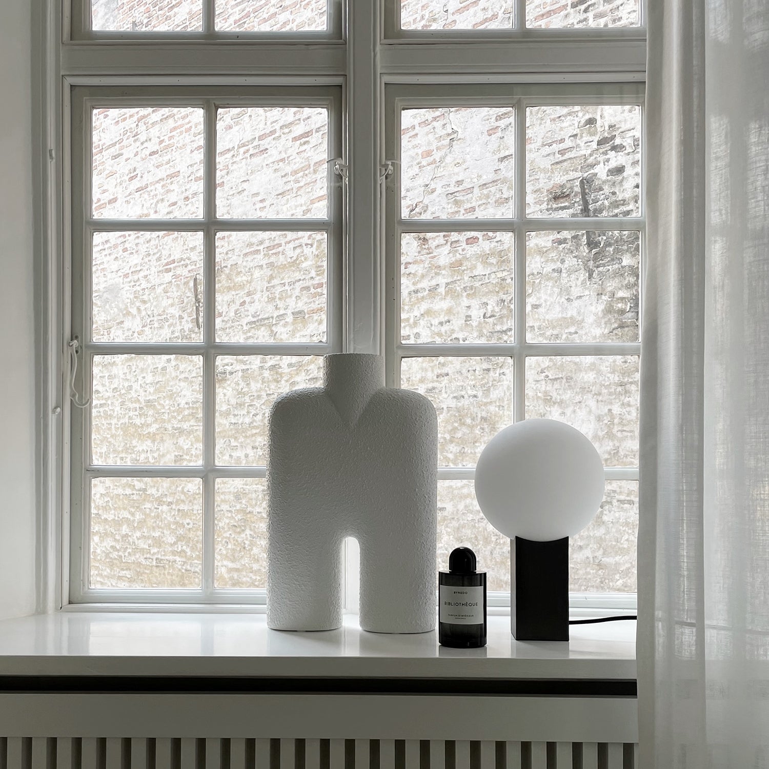 Cobra Tall Media in White van 101 Copenhagen verkocht door Anneke Crauwels Home