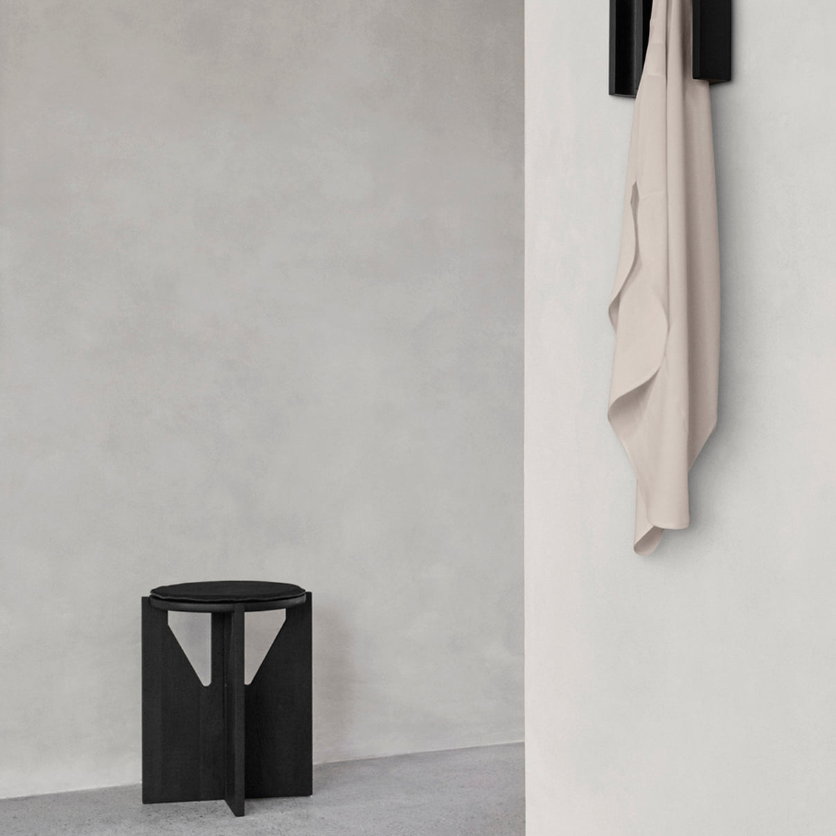 STOOL - Houten krukje