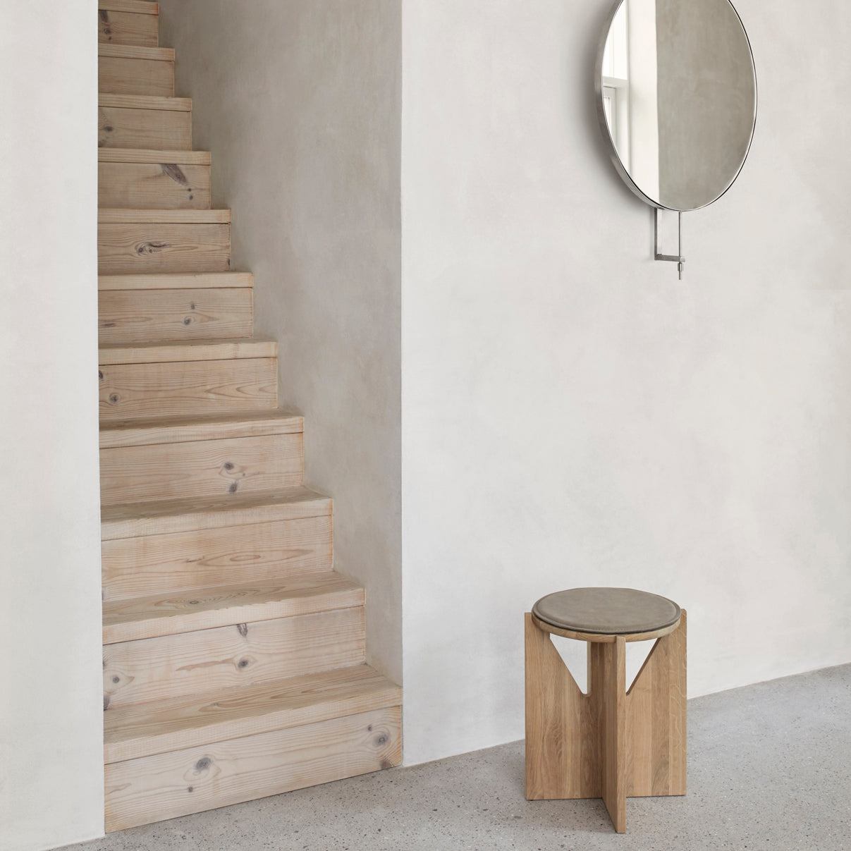STOOL - Houten krukje