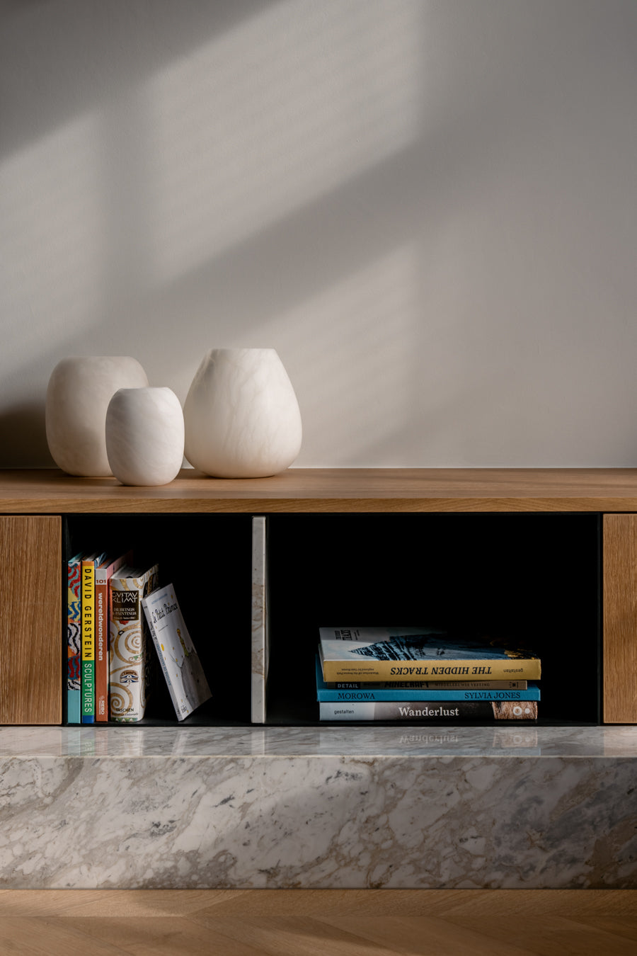 Set van drie albast theelichthouders verkocht door Anneke Crauwels Home