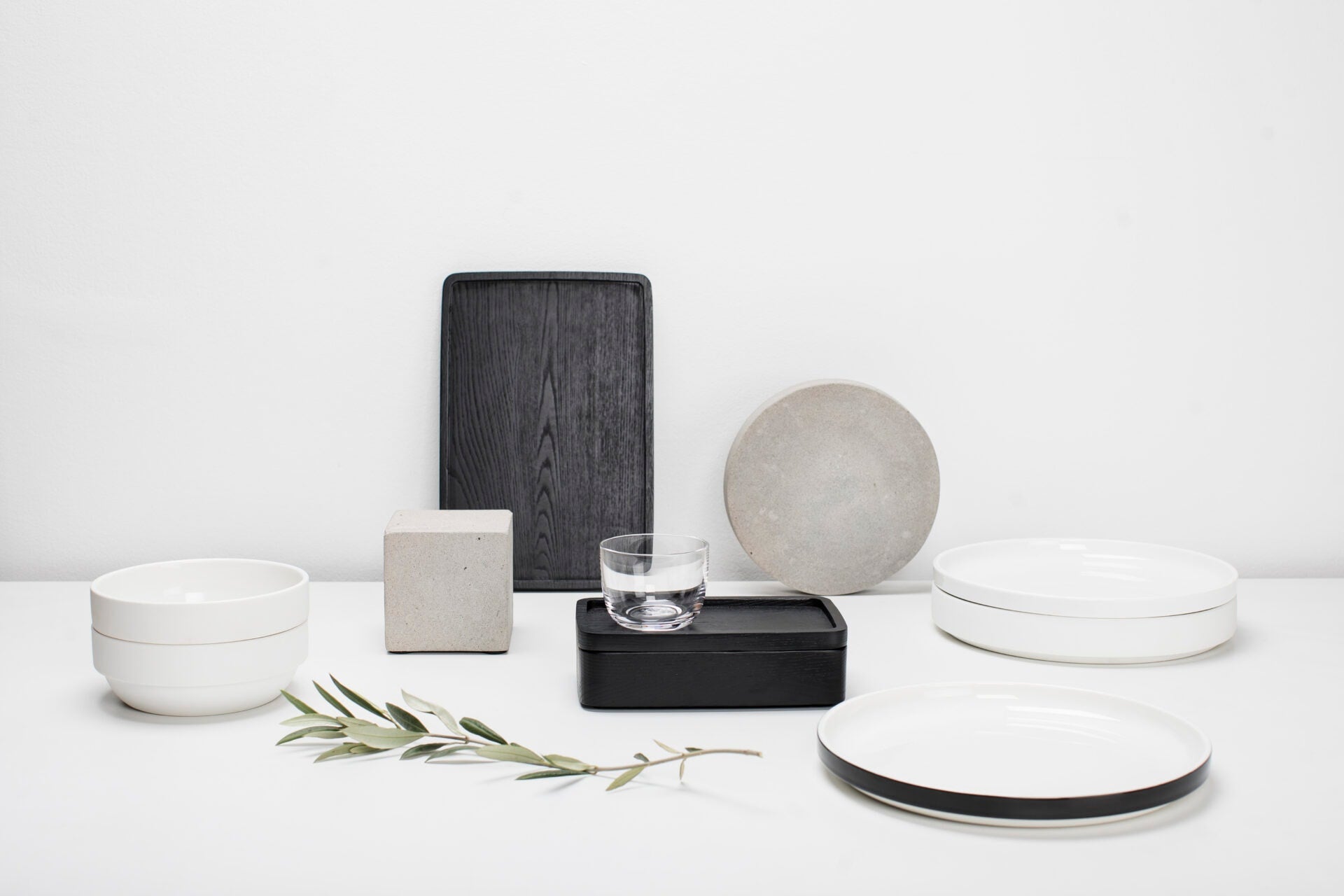 Houten plateau - VINCENT VAN DUYSEN | Serax | verkocht door Anneke Crauwels Home