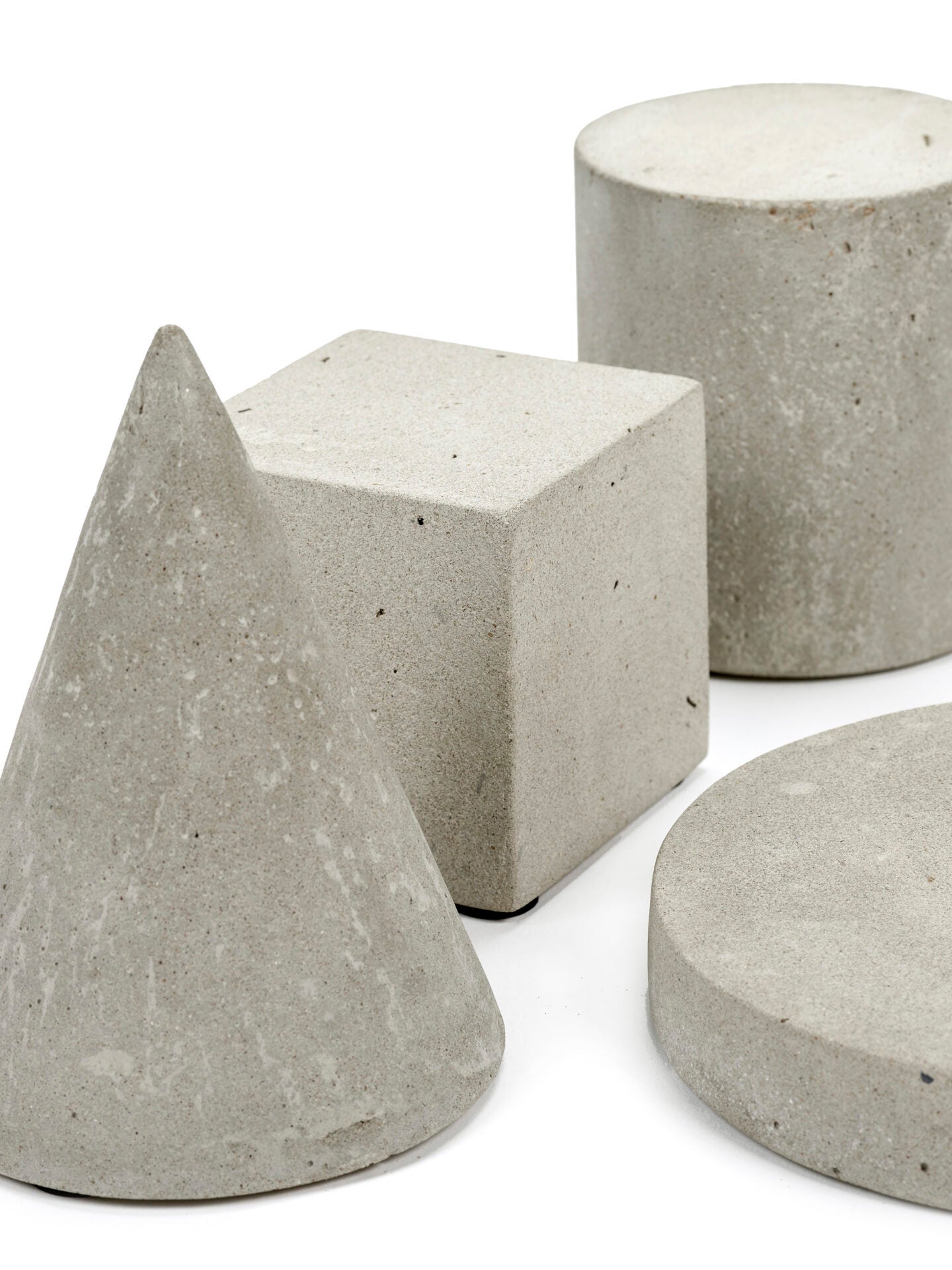 Betonnen object Kegel MARIE MICHIELSEN Serax verkocht door Anneke Crauwels Home