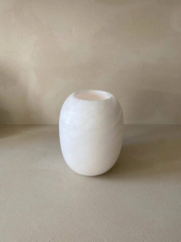 Albast theelichthouder verkocht door Anneke Crauwels Home