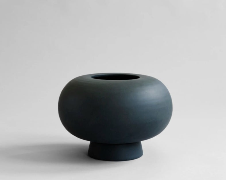 Kabin zwarte vaas | rond | 101 Copenhagen | verkocht door Anneke Crauwels Home