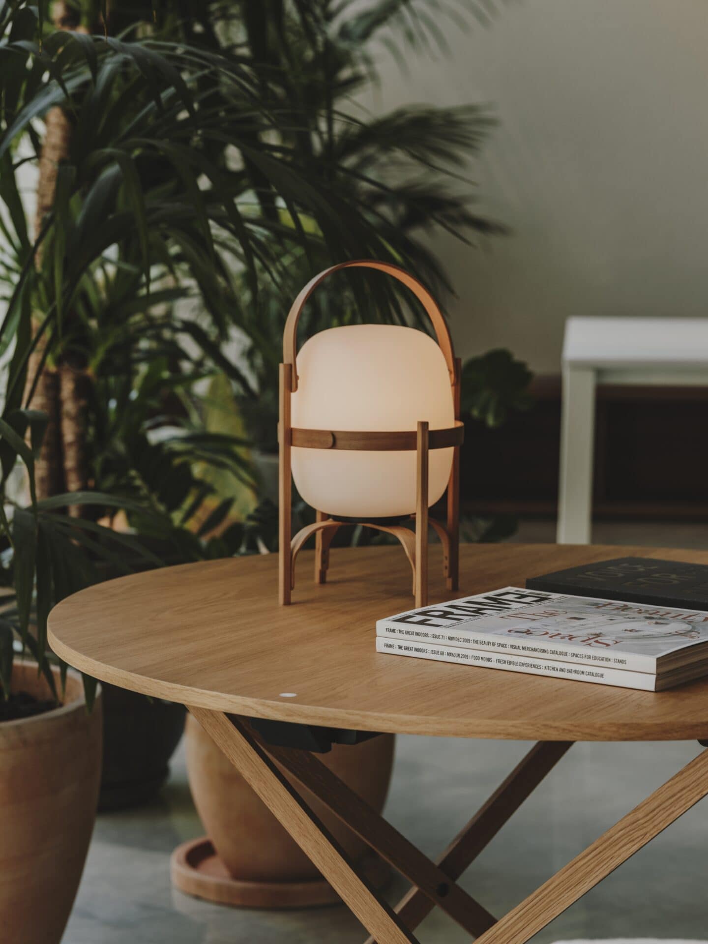 Cesta tafellamp van Santa & Cole verkocht door Anneke Crauwels Home