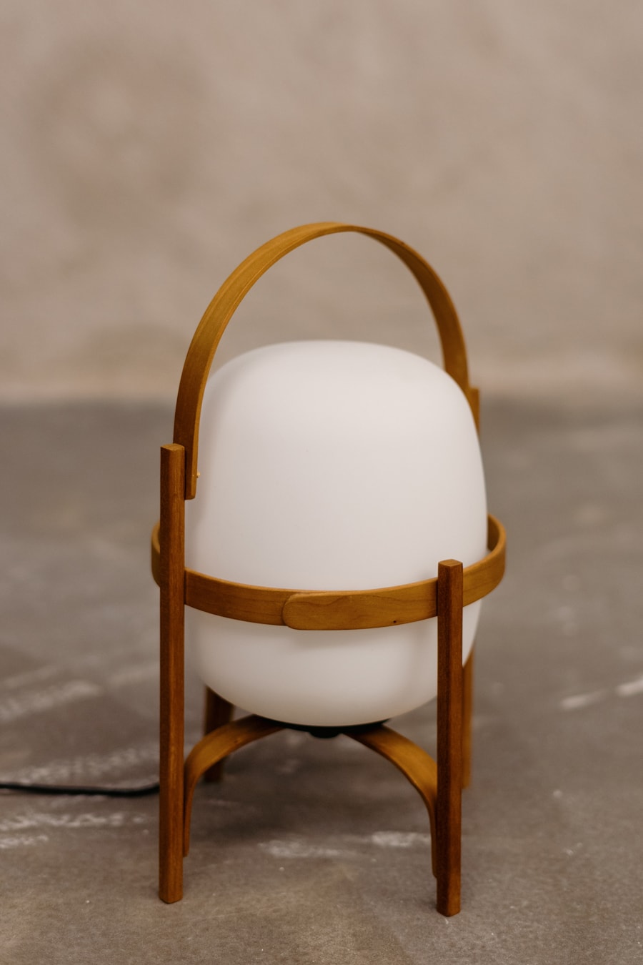 Cesta tafellamp van Santa & Cole verkocht door Anneke Crauwels Home