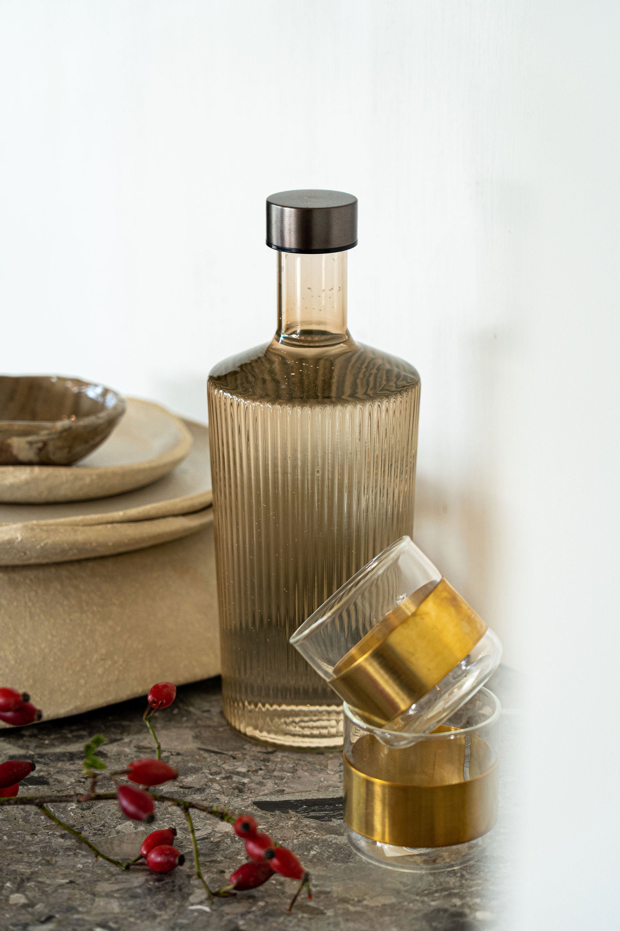 glazen-fles-met-ribbel-Paveau verkocht door Anneke Crauwels Home