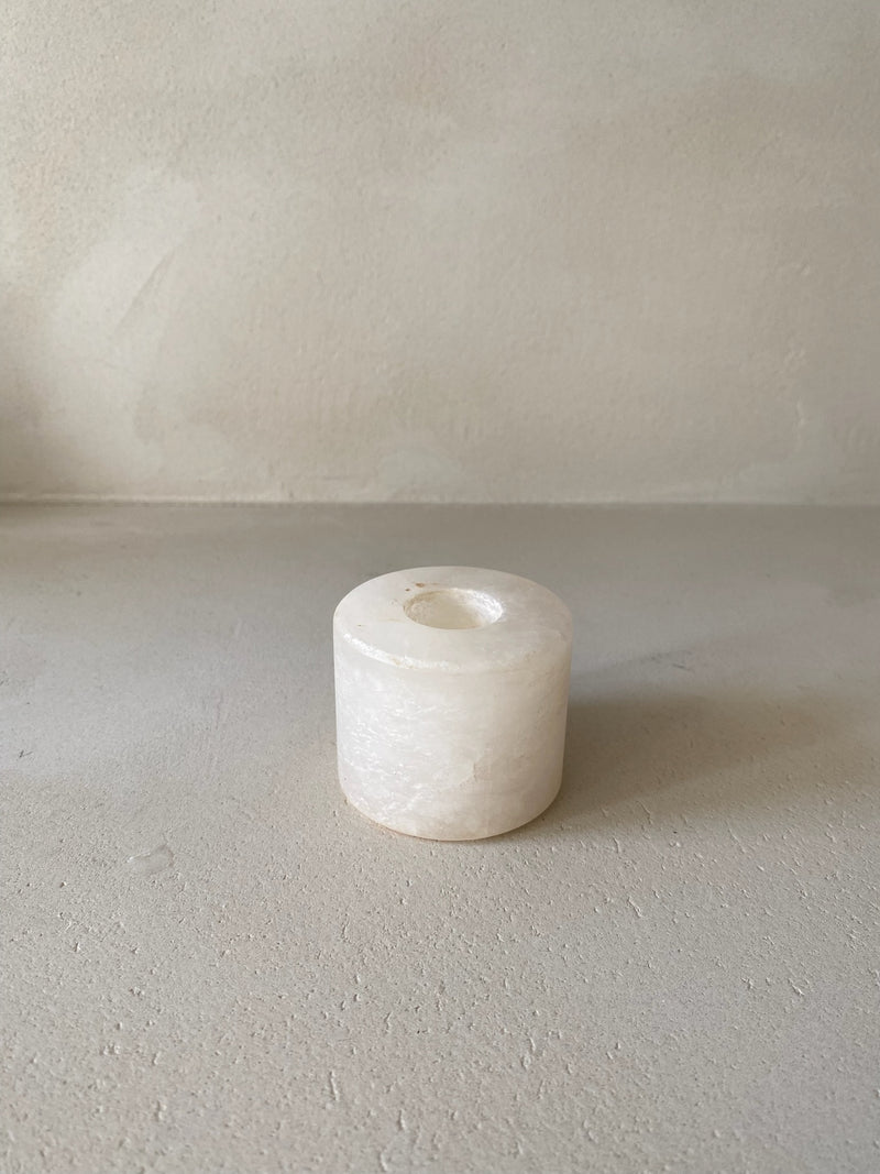 Albast kaarsenhouders van Ceramics by Rosa verkocht door Anneke Crauwels Home